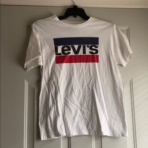 Like new Levi’s top
